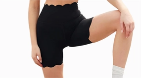 snowboarding apparel Water Resistant Finish Scallop Biker Short In Black