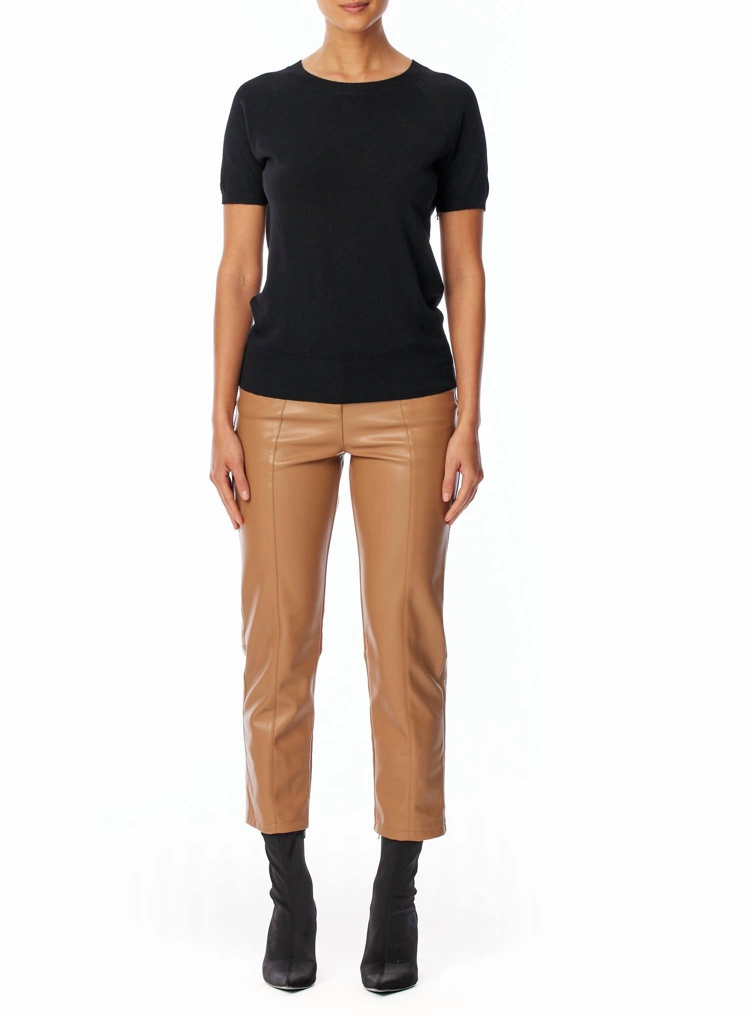 Alex Short Sleeve Sweater In Black Quick Dry Weave