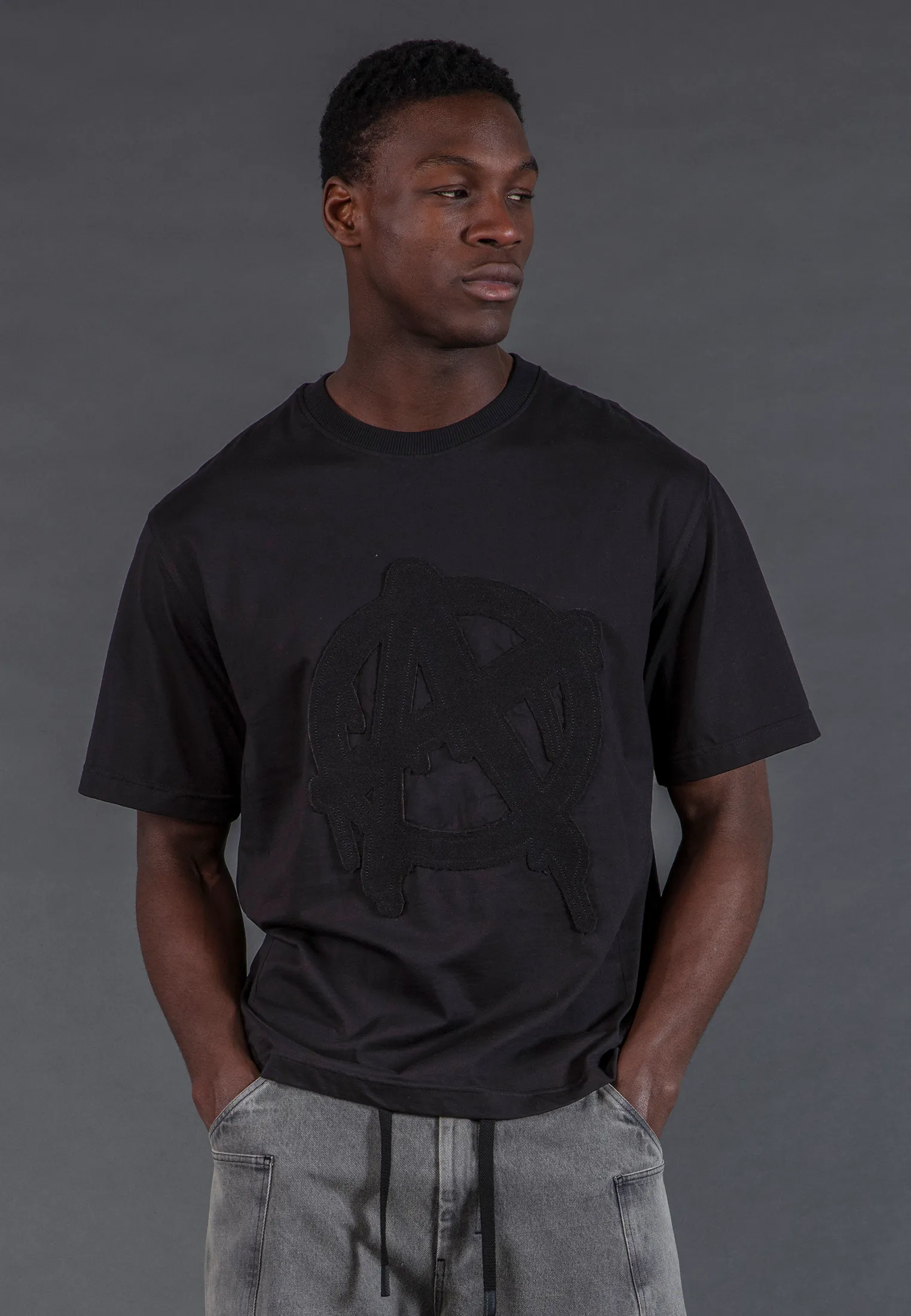 ANARCHY APPLIQUE T-SHIRT BLACK Comfy Casual Wear