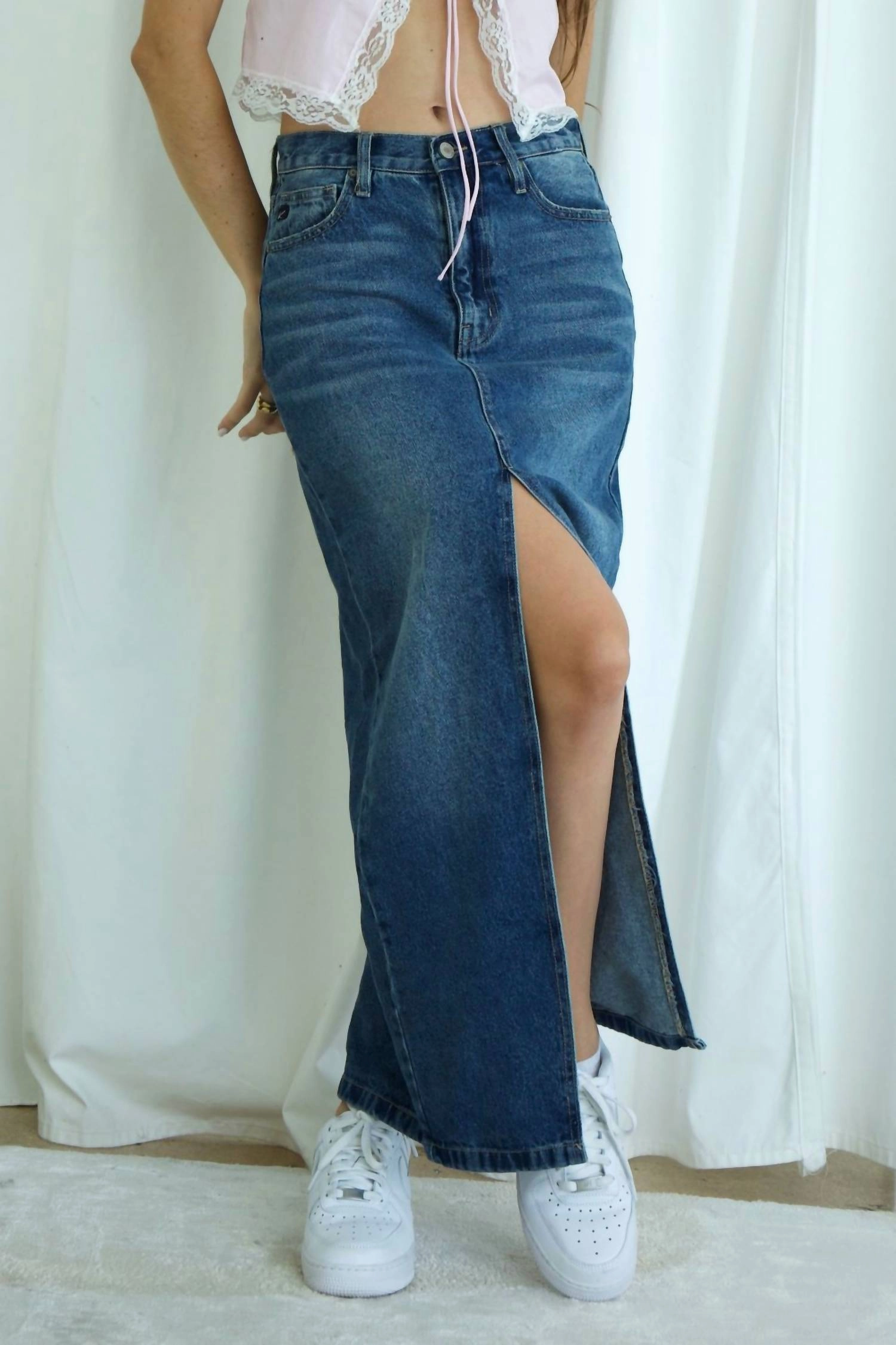 Modern Design Corduroy texture Callie Denim Maxi Skirt In Medium Blue