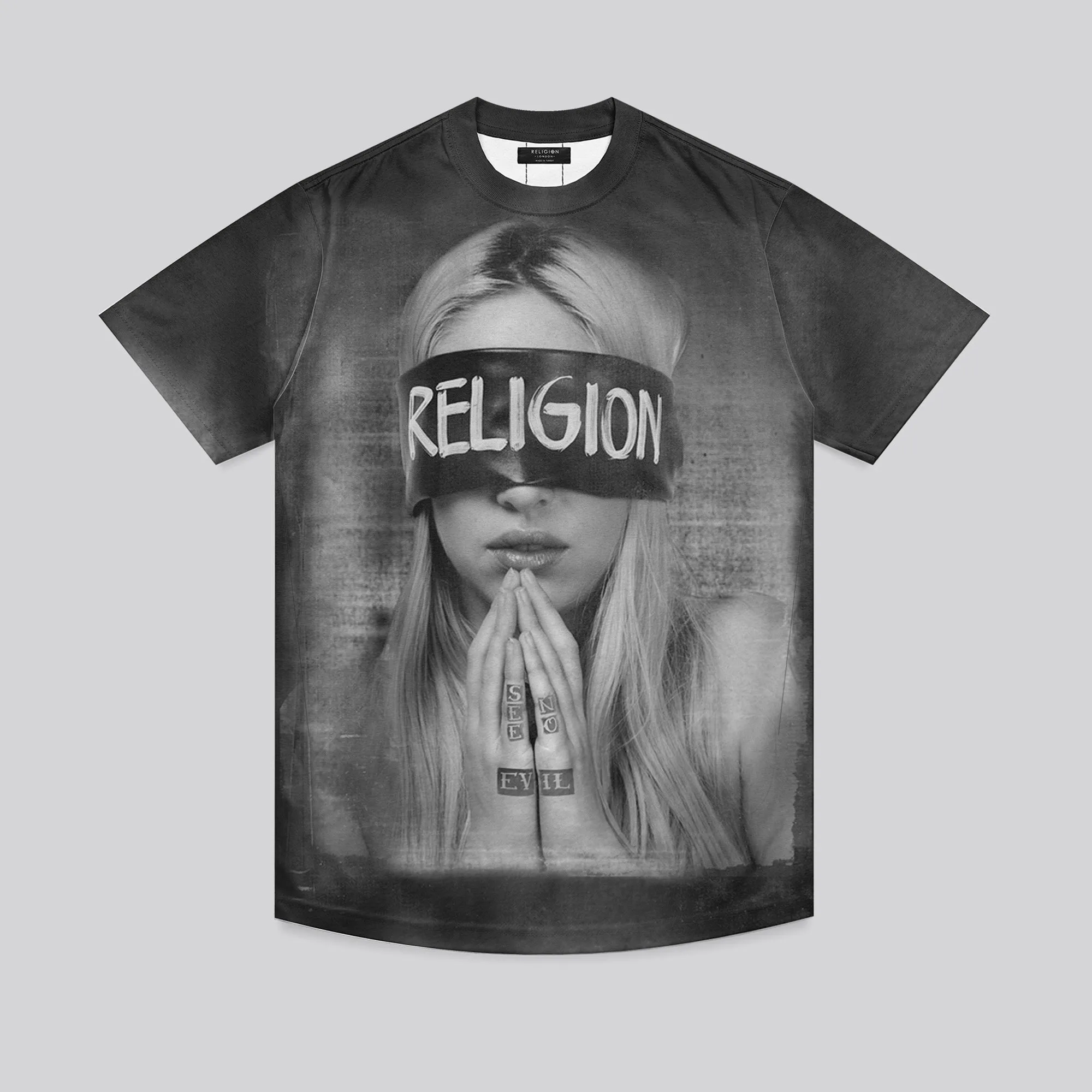BLIND FOLD CURVED HEM T-SHIRT BLACK Low Profile Collar Breathable Layer