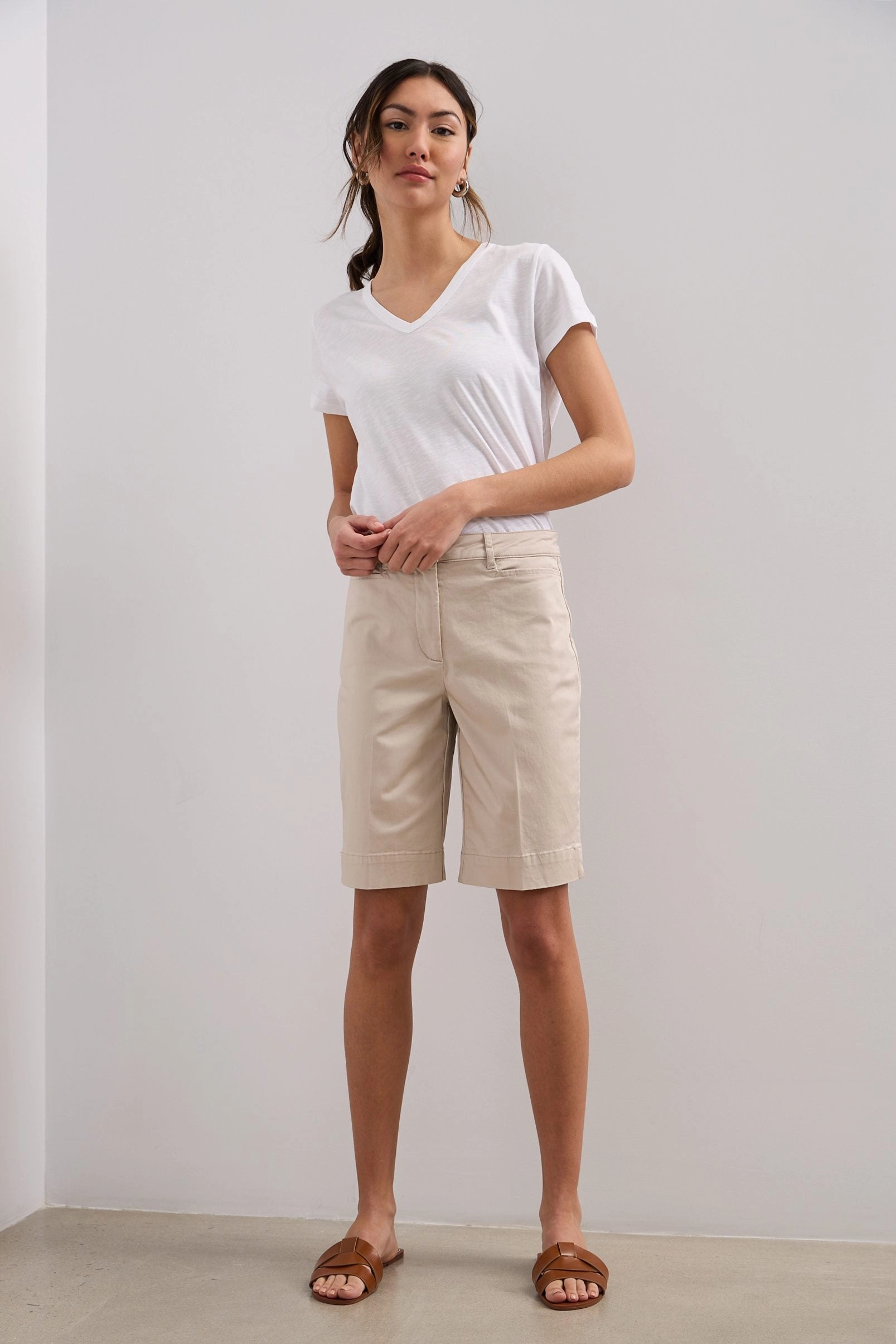 Bermuda with pressed pleats Anti Static Finish