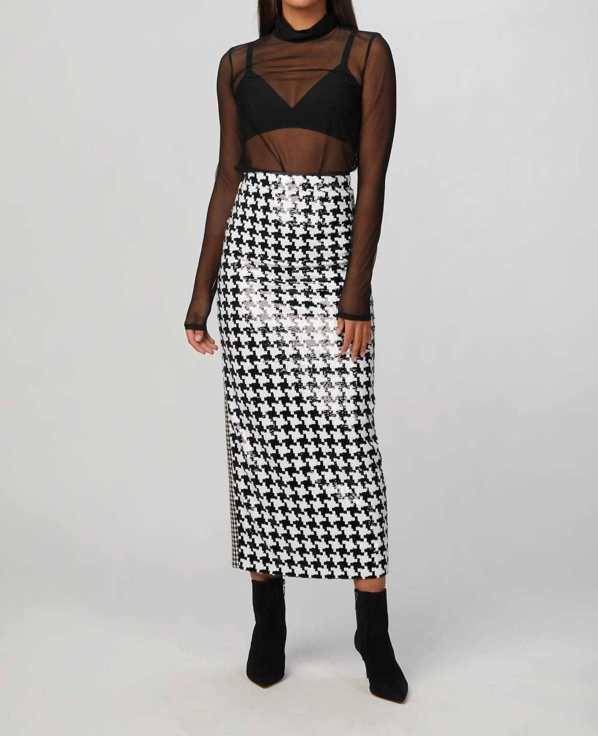 Anika Skirt In Black/white Tea length