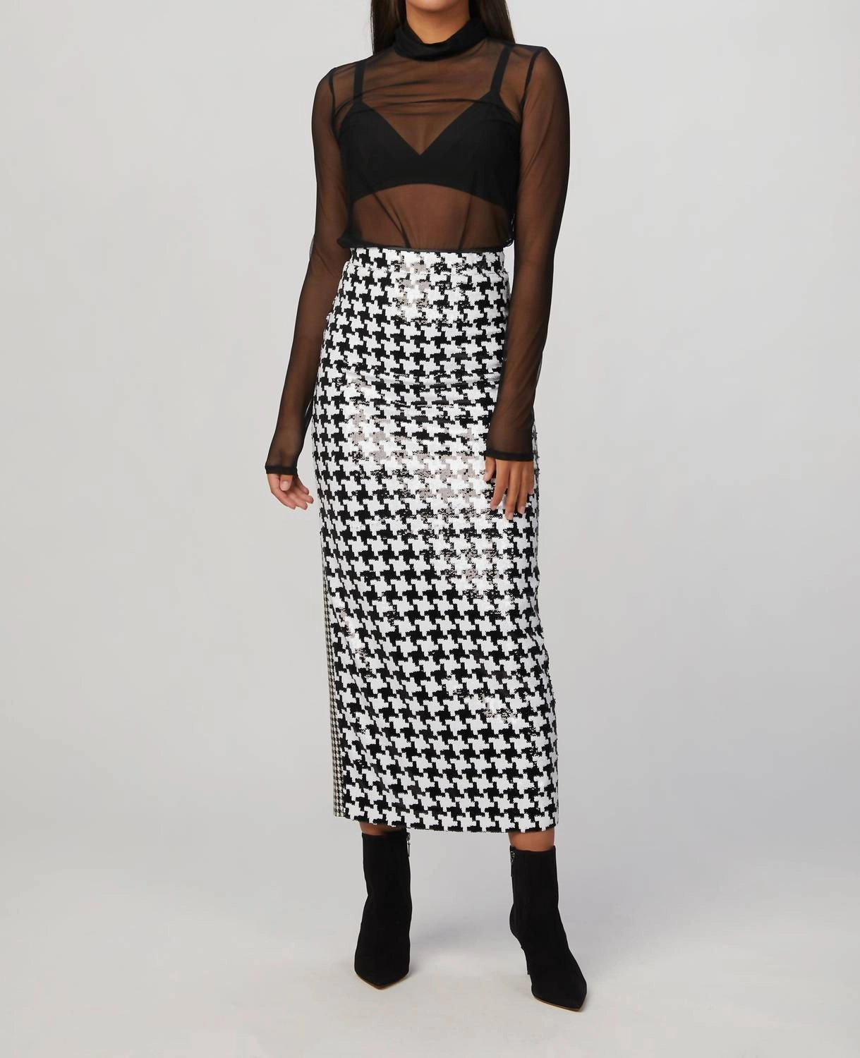 Anika Skirt In Black/white Clean Outfit Breezy Flow