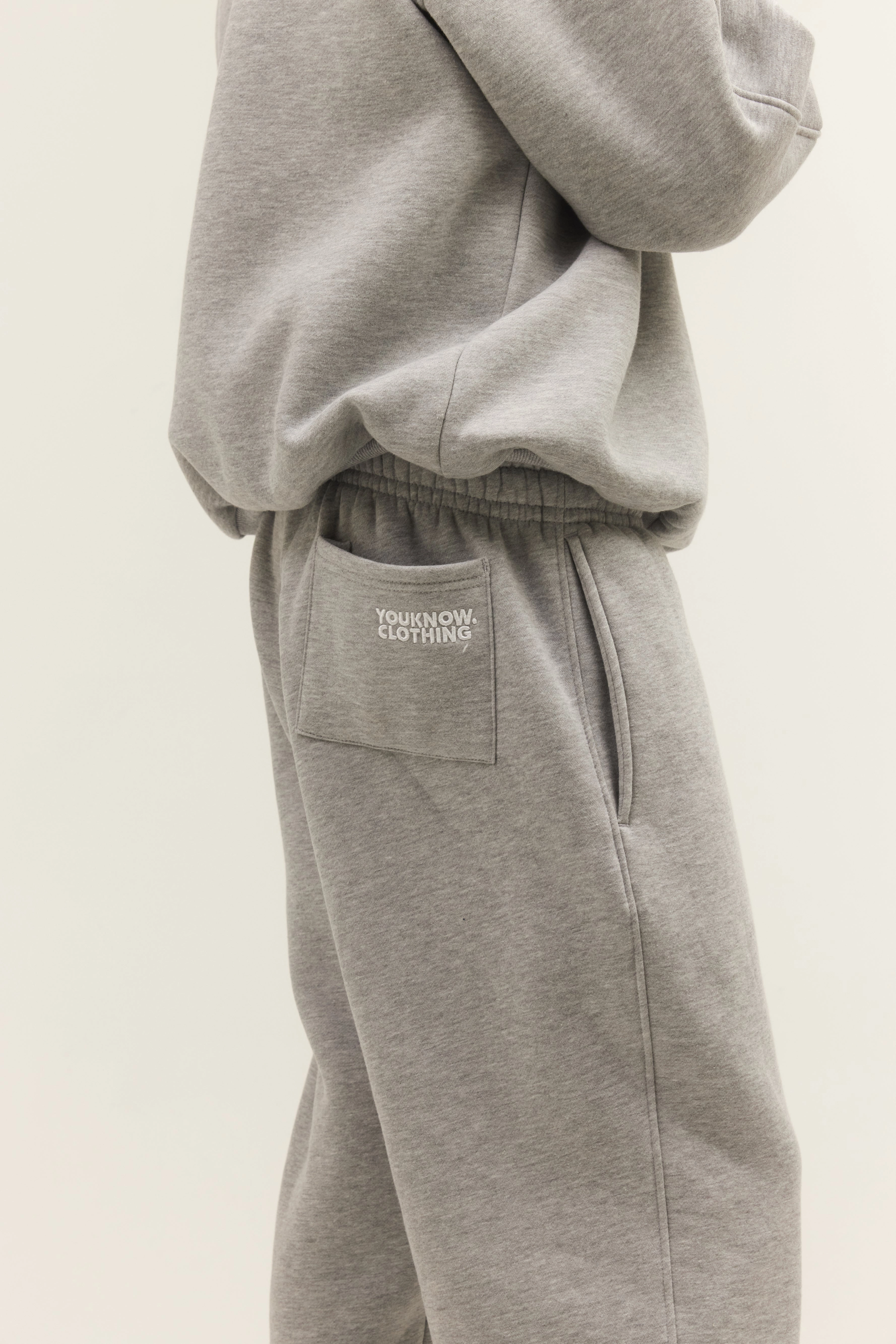 Hypoallergenic fabric BLOCK CUFFED SWEATPANTS | Grey