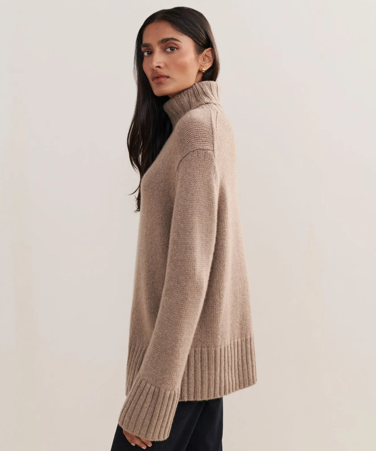 Chic Layer Cashmere Jet Turtleneck