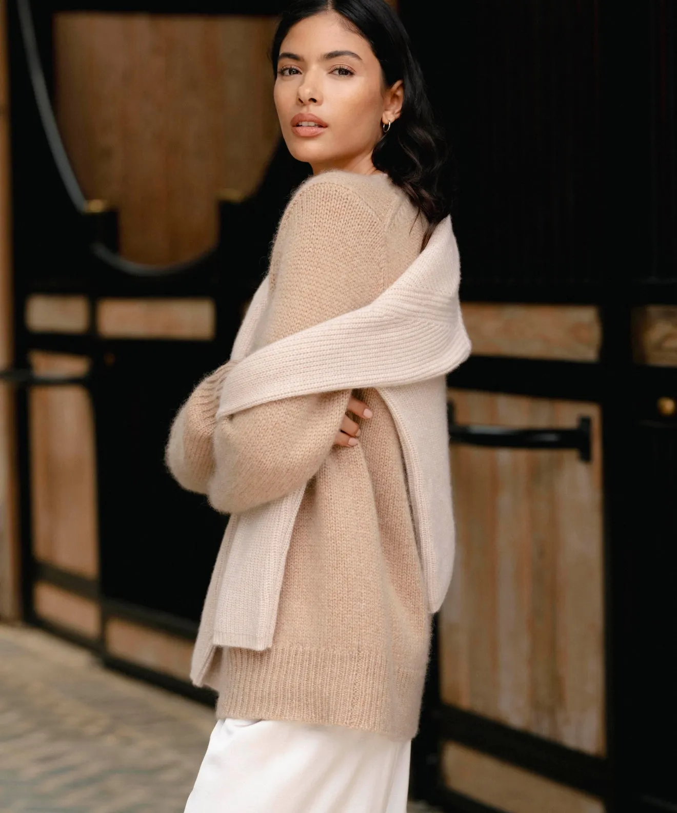 Cashmere Kate V-Neck Clean Style Under Layer