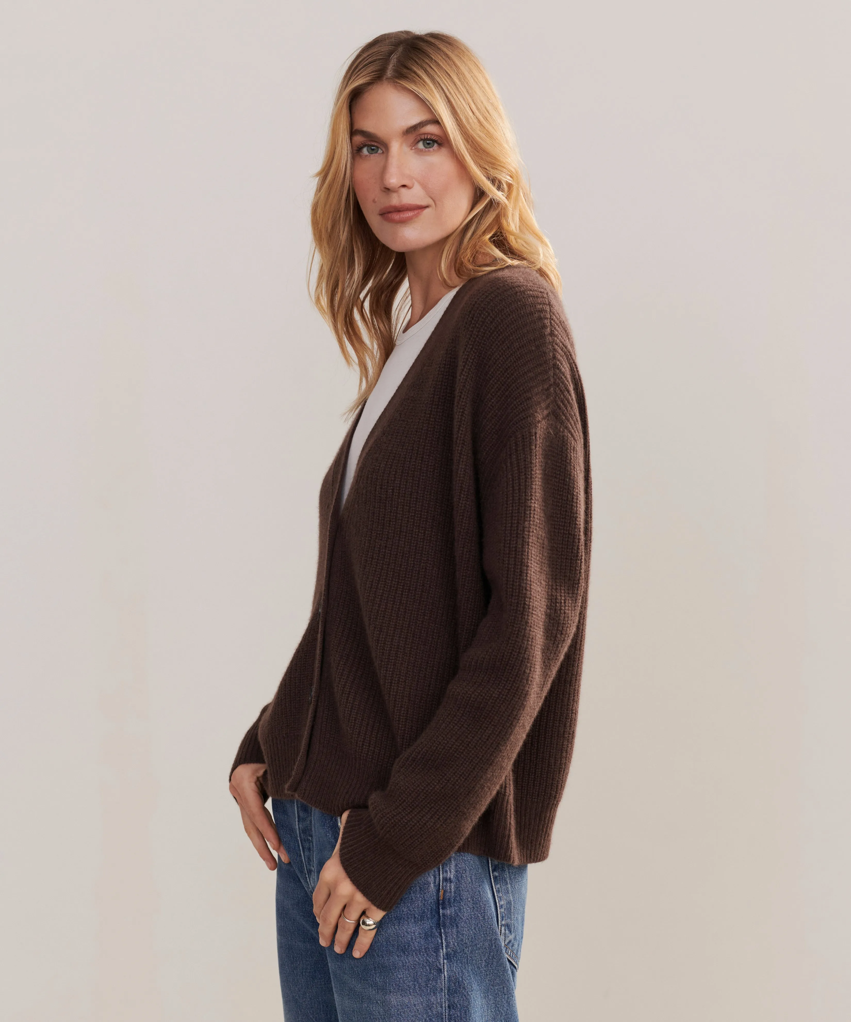 Cropped Cashmere Cocoon Cardigan Sustainable Dye Process Modern Warmth