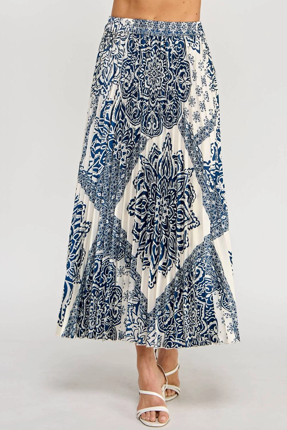 Classic Touch Pleated Skirt In Blue Suede Feel