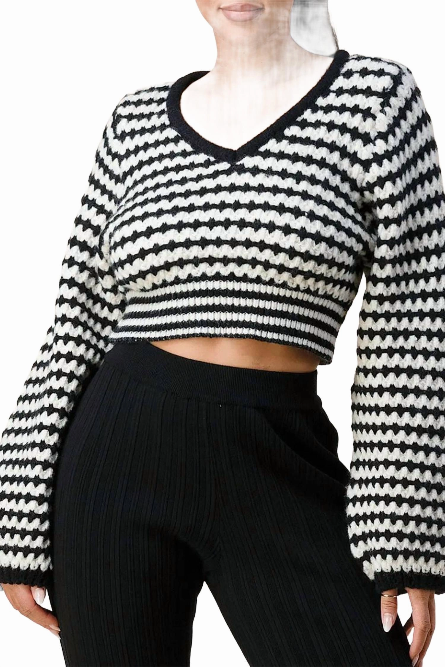Cropped V-Neck Jumper Sweater In White/black Soft Knit Wear