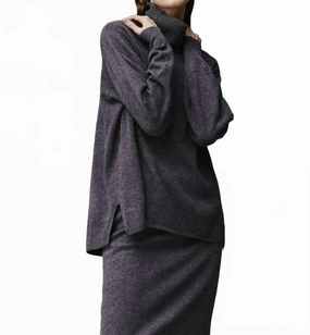 Cashmere Roll Neck Sweater In Black Recycled Material Blend V neck