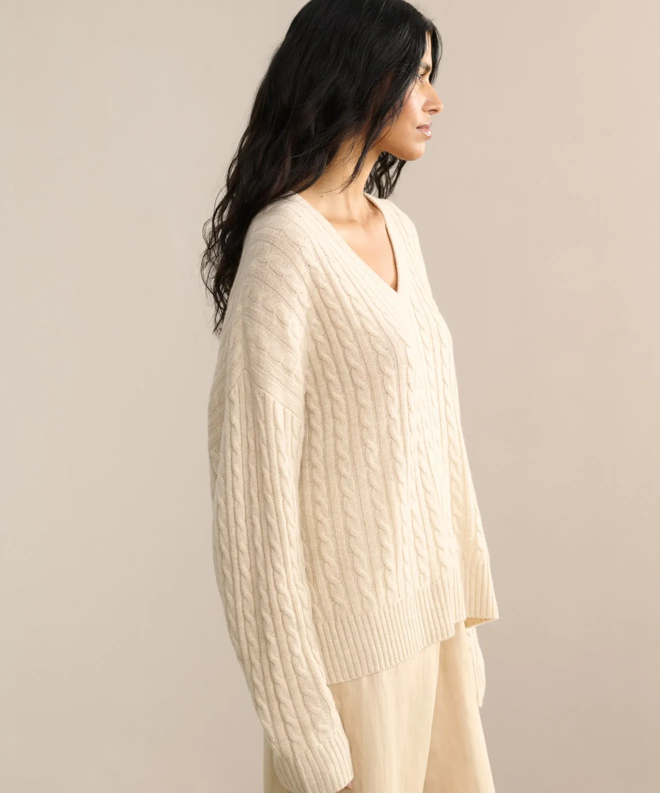 Nell V-Neck Sweater FadeResistant Color