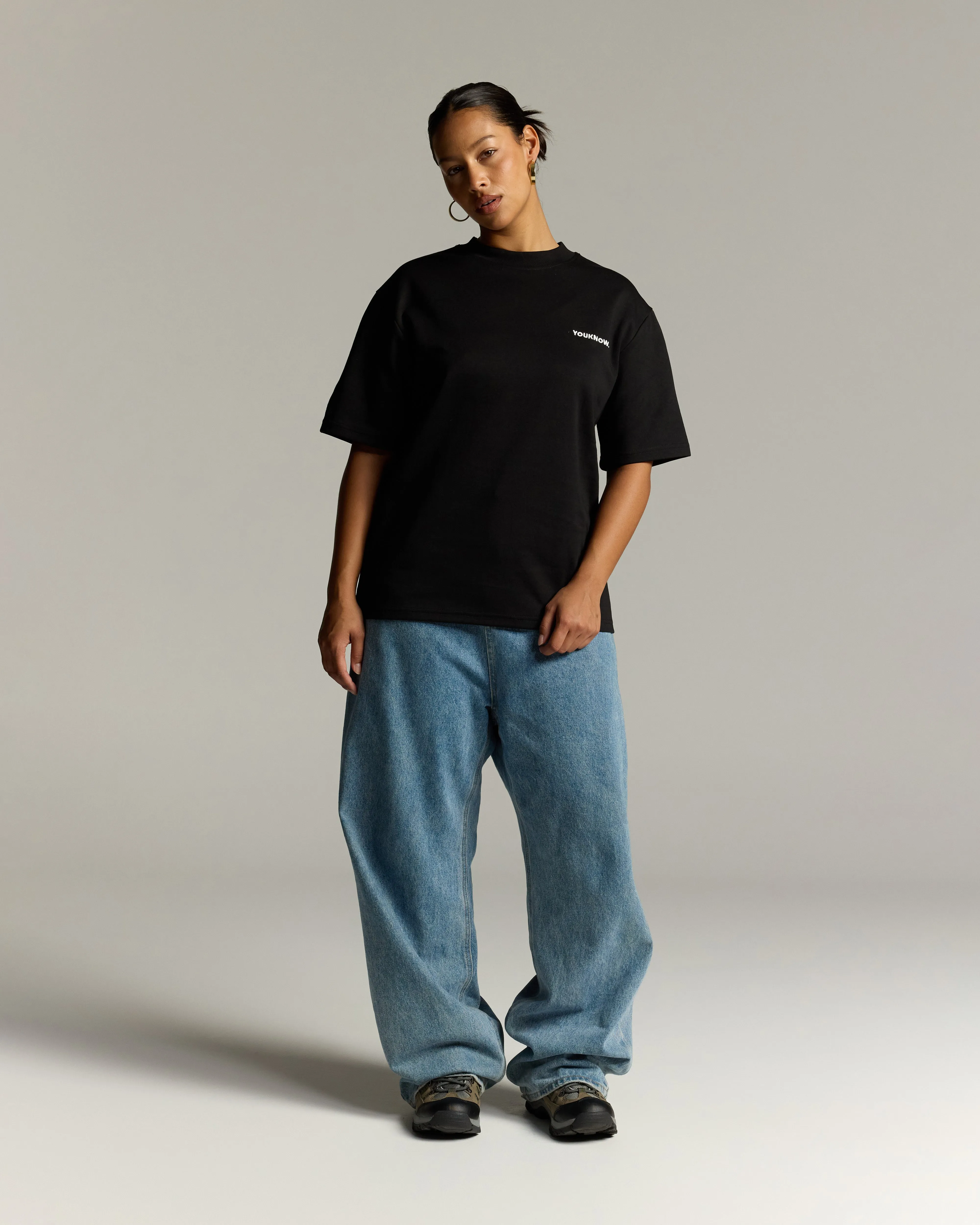Comfortable Design Raw Edge Hem Core Box Tee | Black