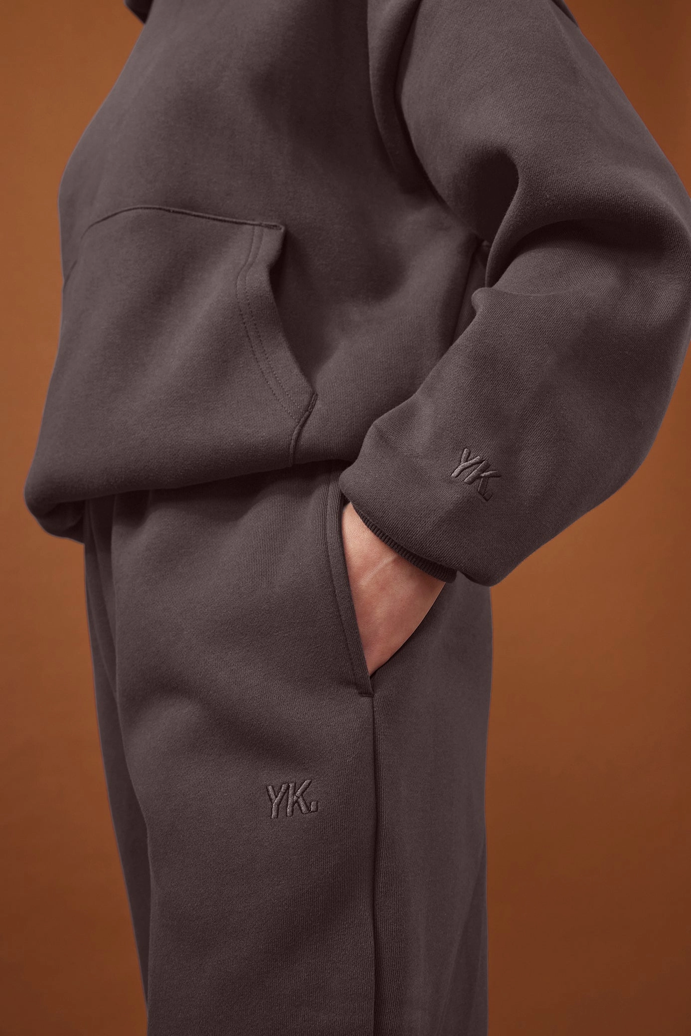 Nothing Heavyweight Structured Sweatpants | Concrete Frayed hem