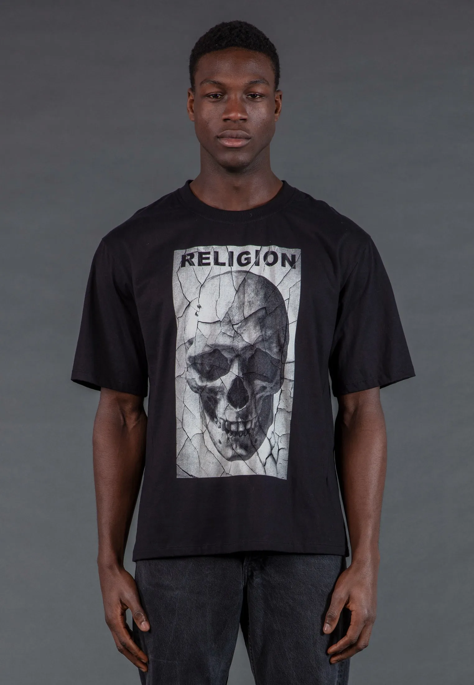 Simple Yet Elegant CRACK T-SHIRT BLACK