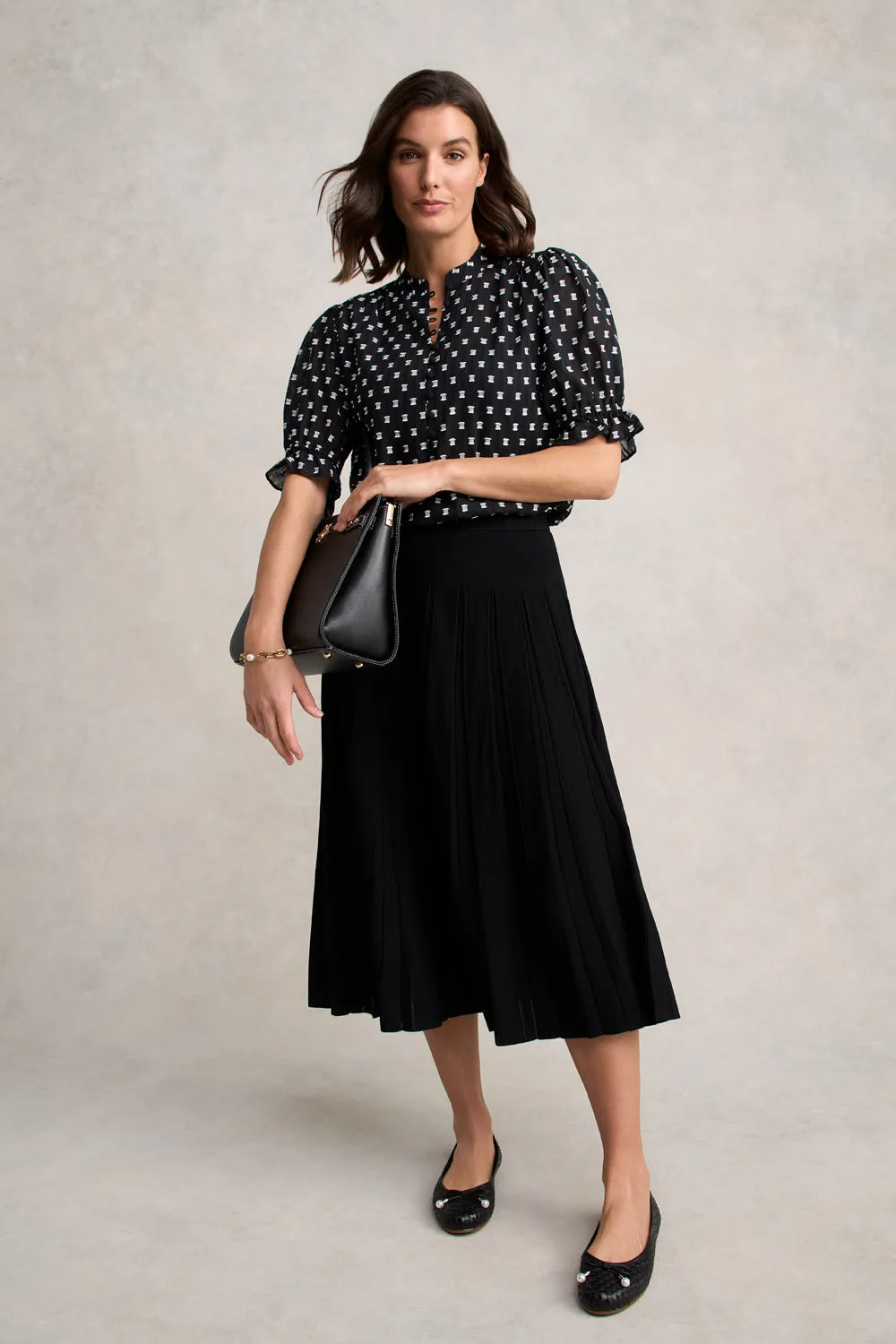 Pleated Knit Skirt ?C Black Wrap style Fashion Forward
