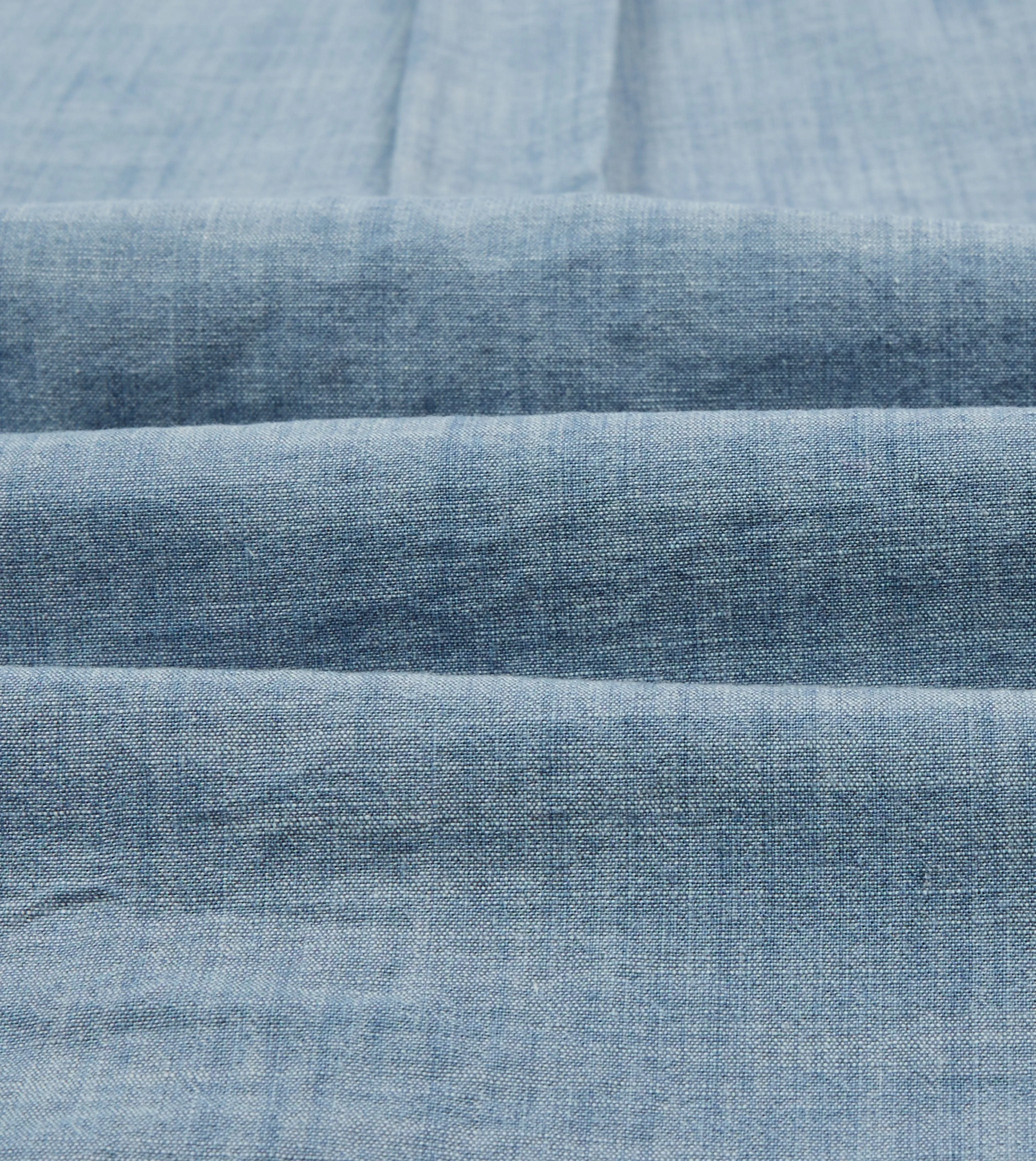 Seasonal Fashion Tailored Fit Light Blue Cotton Chambray Button-Down Shirt