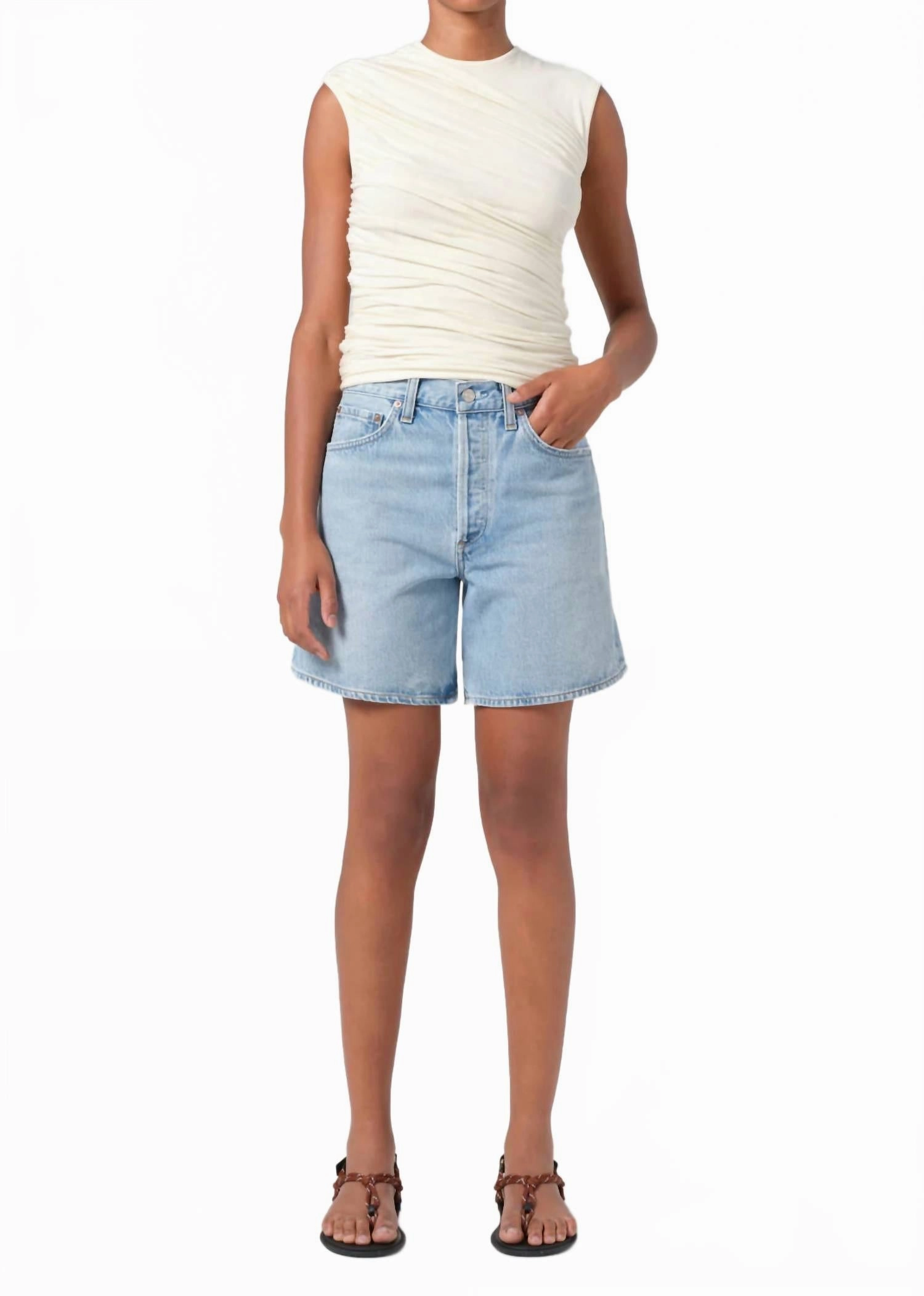 campers Dame Short In Coax