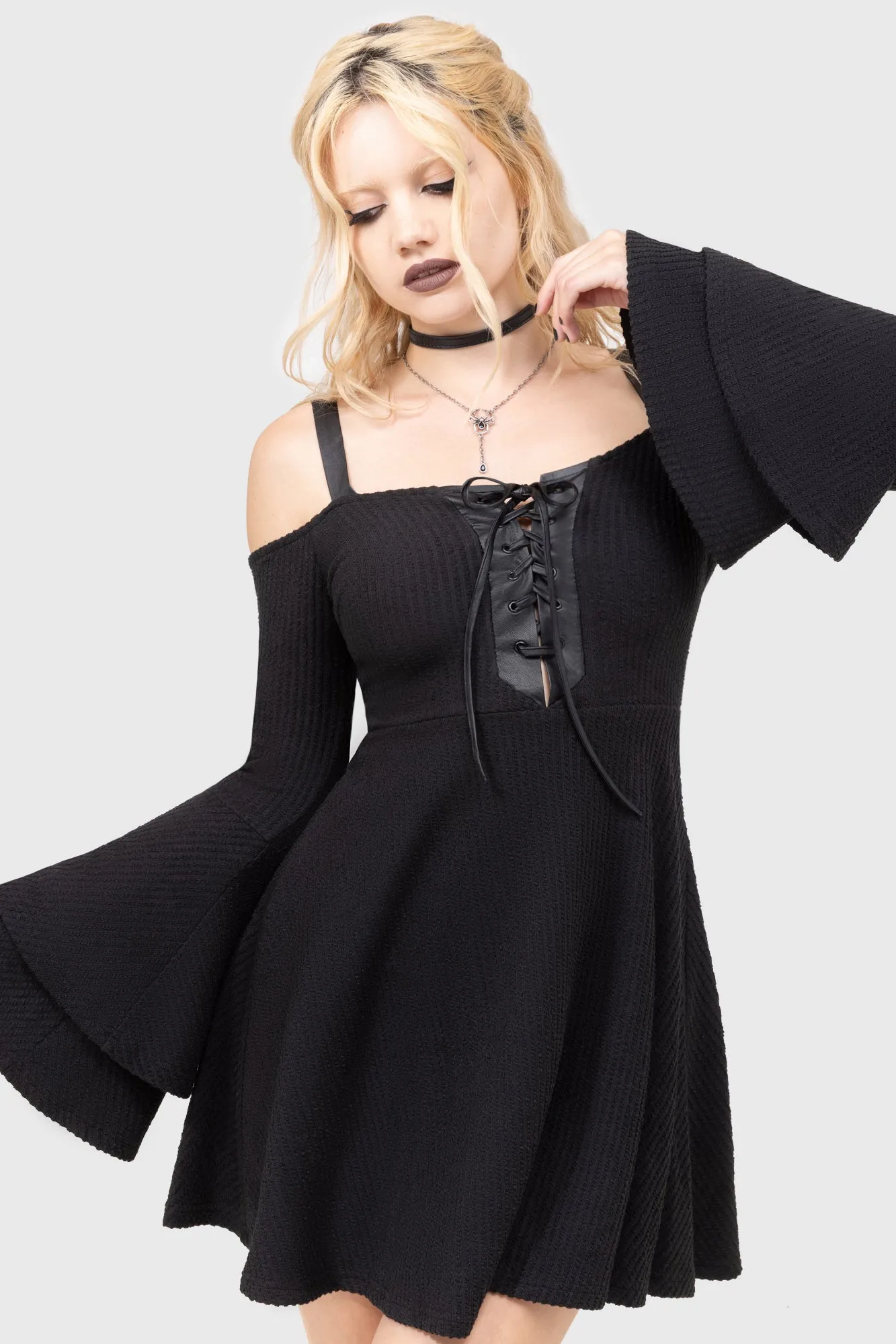 Flexible Cut Dark Myth Dress [Black]
