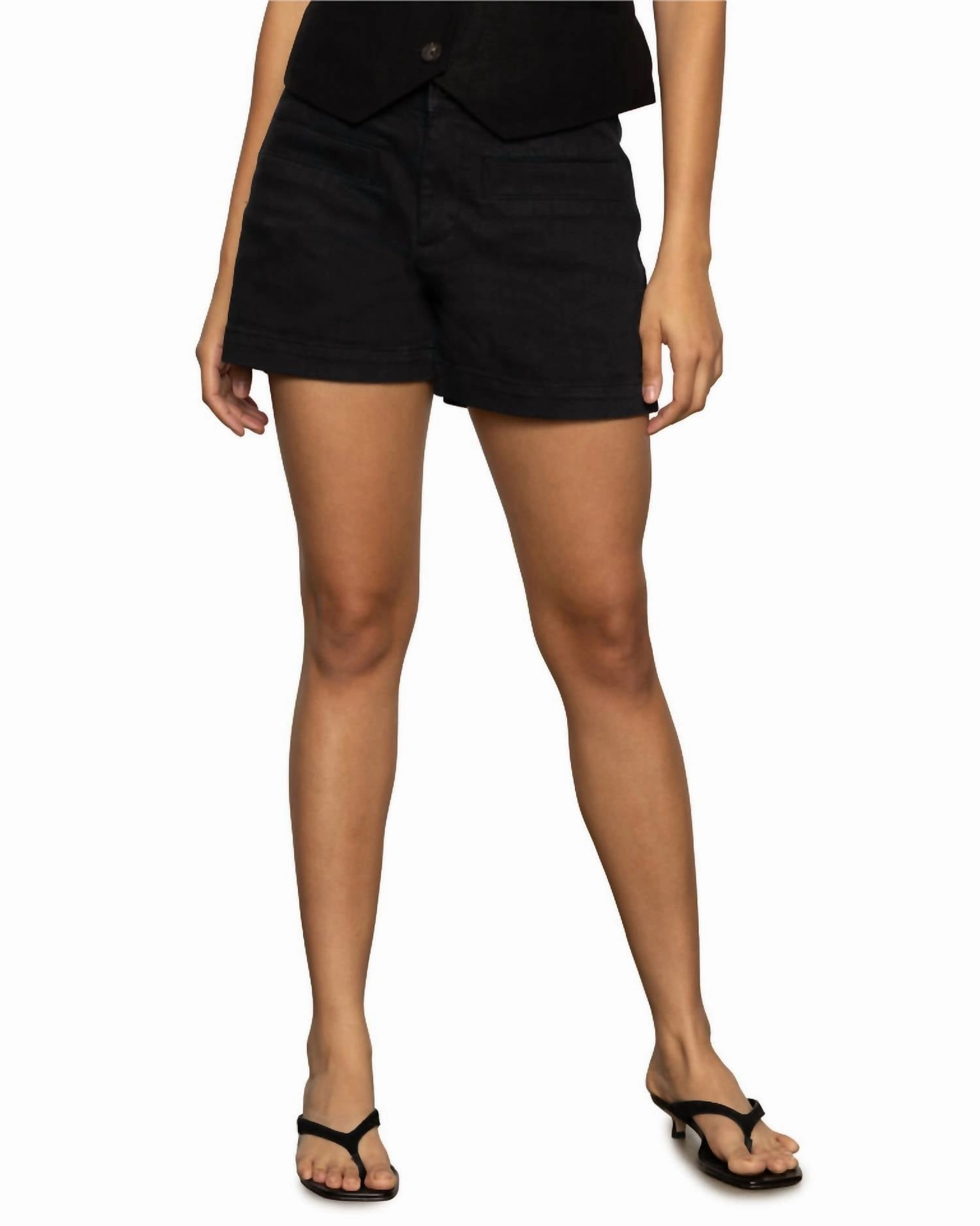 Daylight Short In Black Casual Style