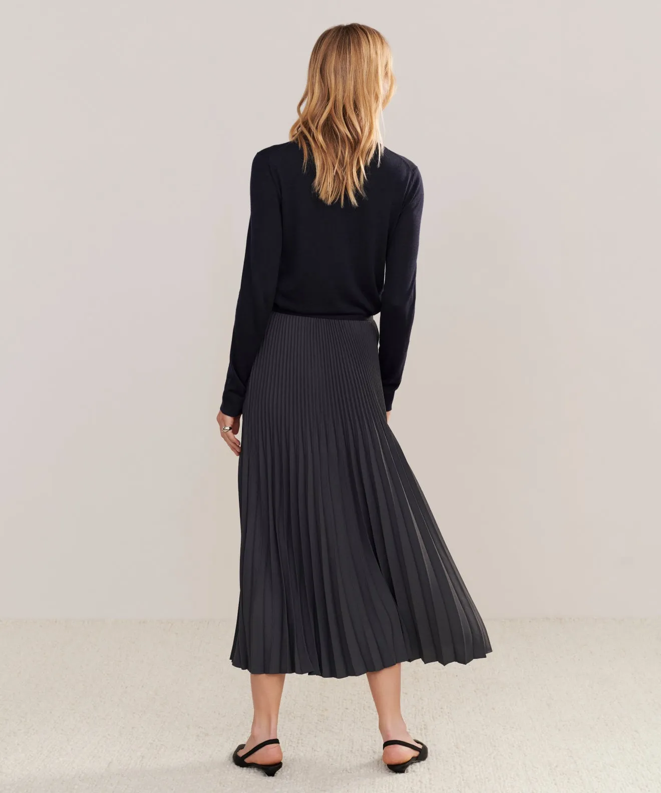 Pleated Skirt Adjustable Closure