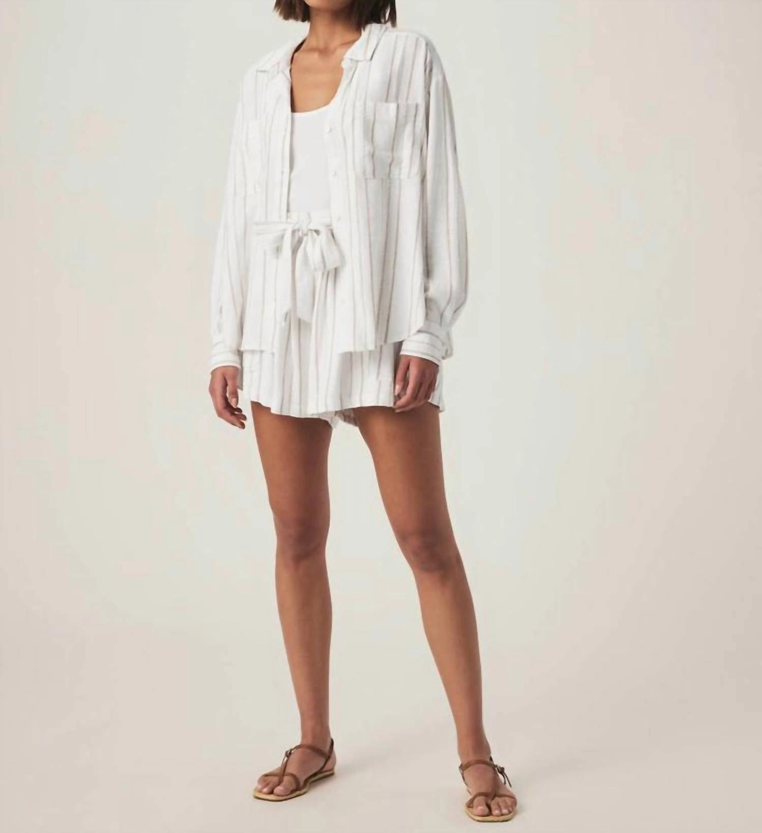Functional Clothing Gabrielle Stripe Shorts In White/fawn