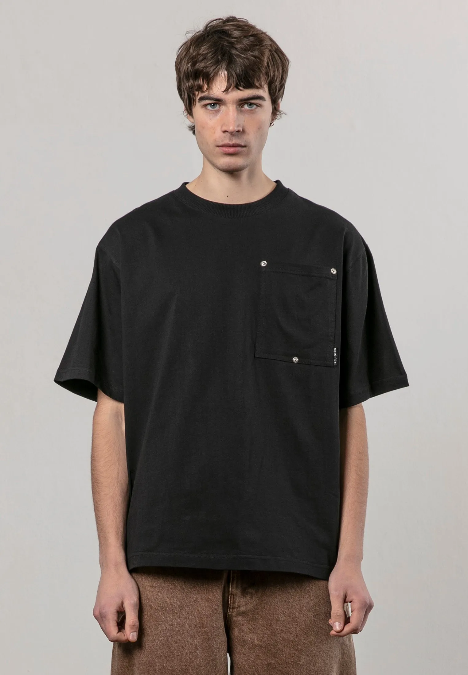 Outdoor Ready RIVET OVERSIZED T-SHIRT BLACK