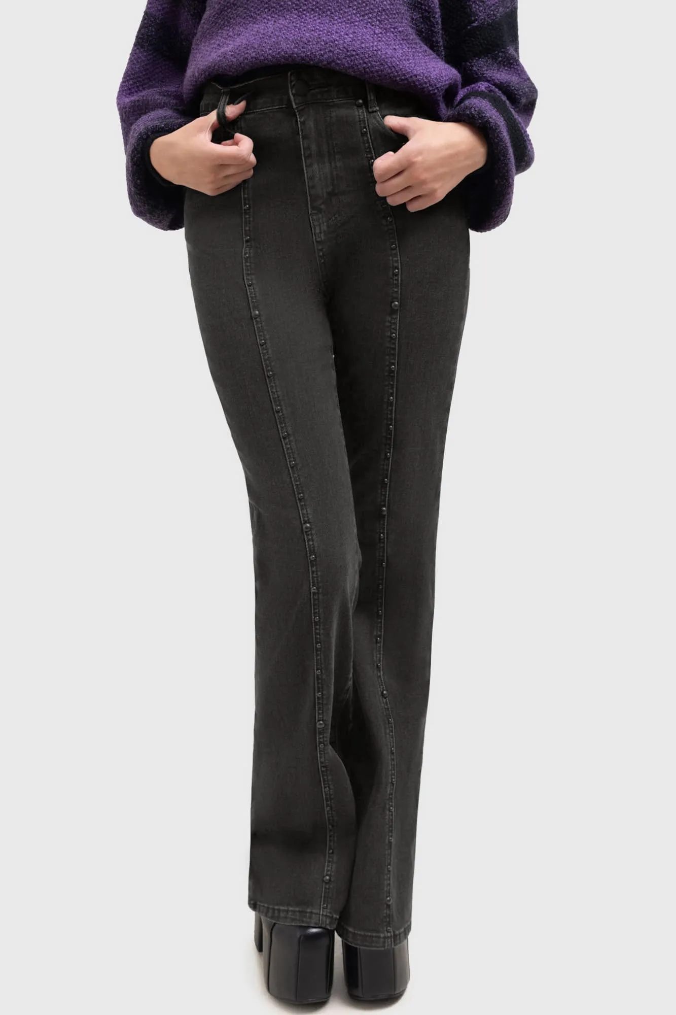 Minimalist Design Flattering Shape Dusk Dyed Jeans