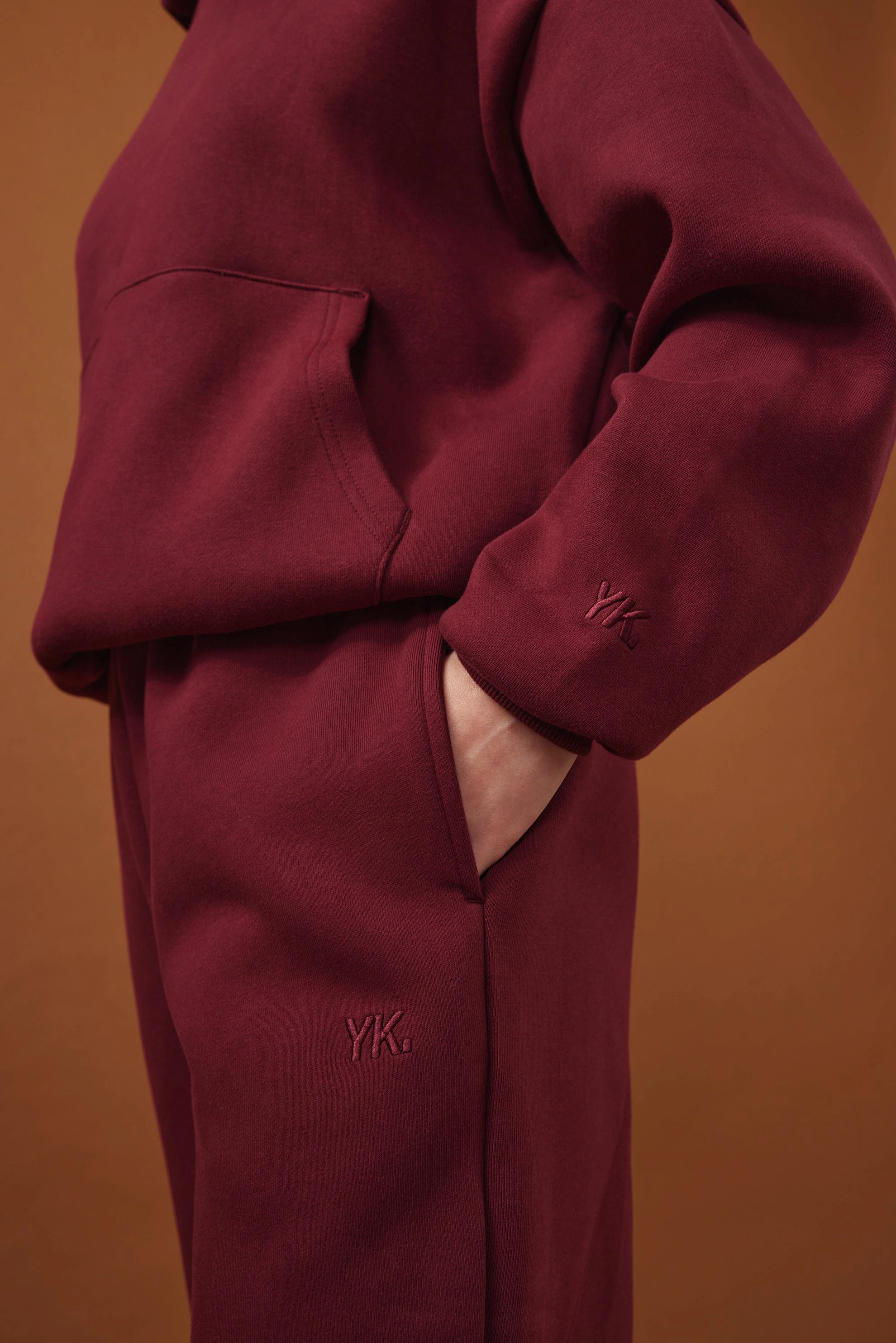 Stretch Movement Wrinkle Free Fabric Nothing Heavyweight Structured Sweatpants | Cherry Cola