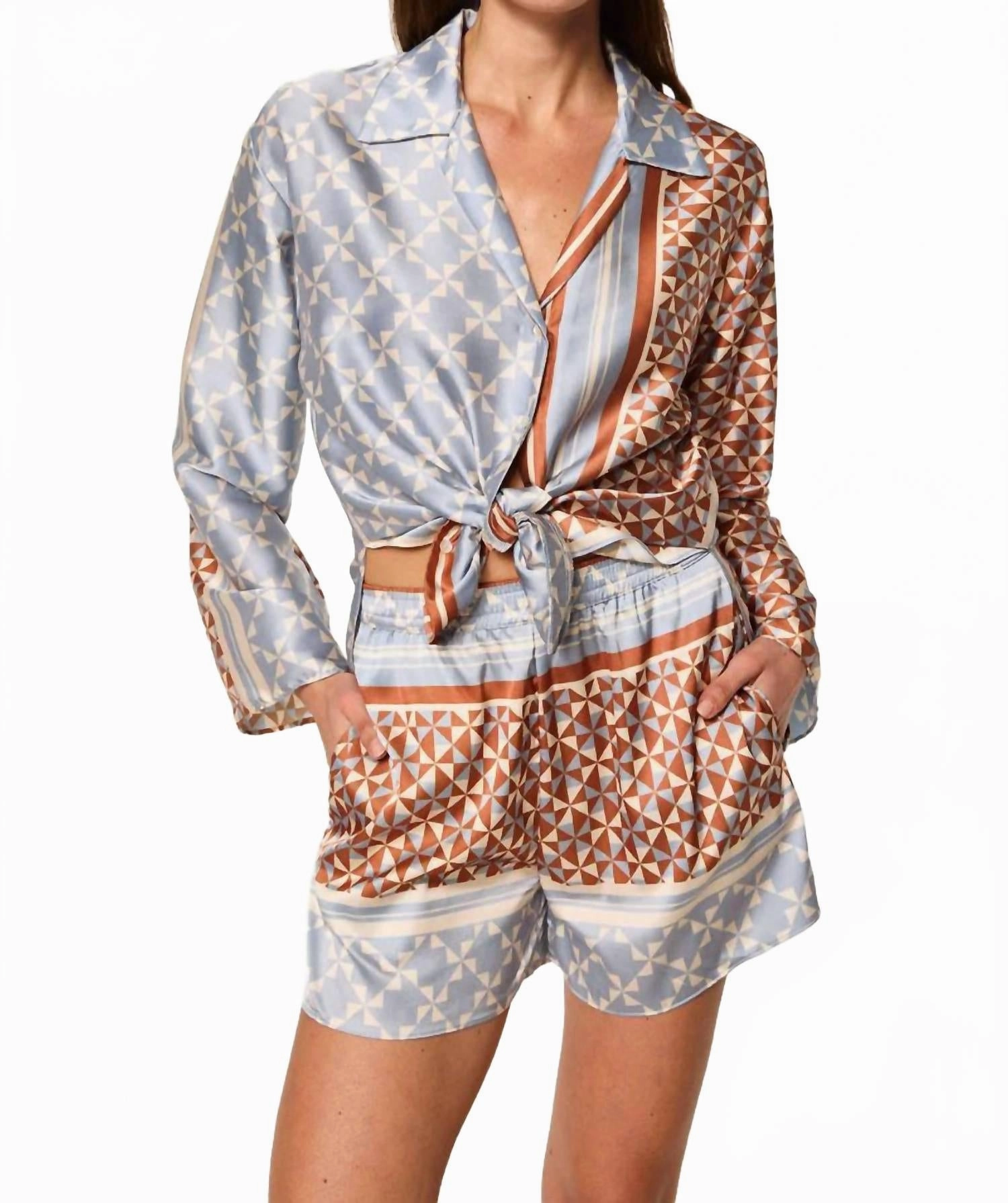 Modern Cut Elam Pull-On Shorts In Checkered Tile