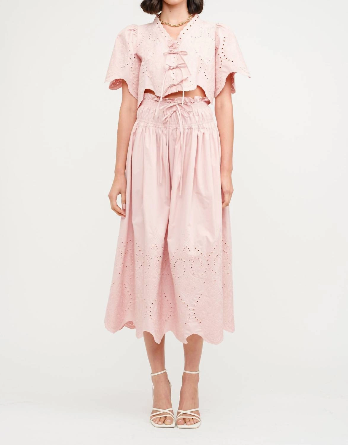 Airy Feel Embroidered Skirt In Pink