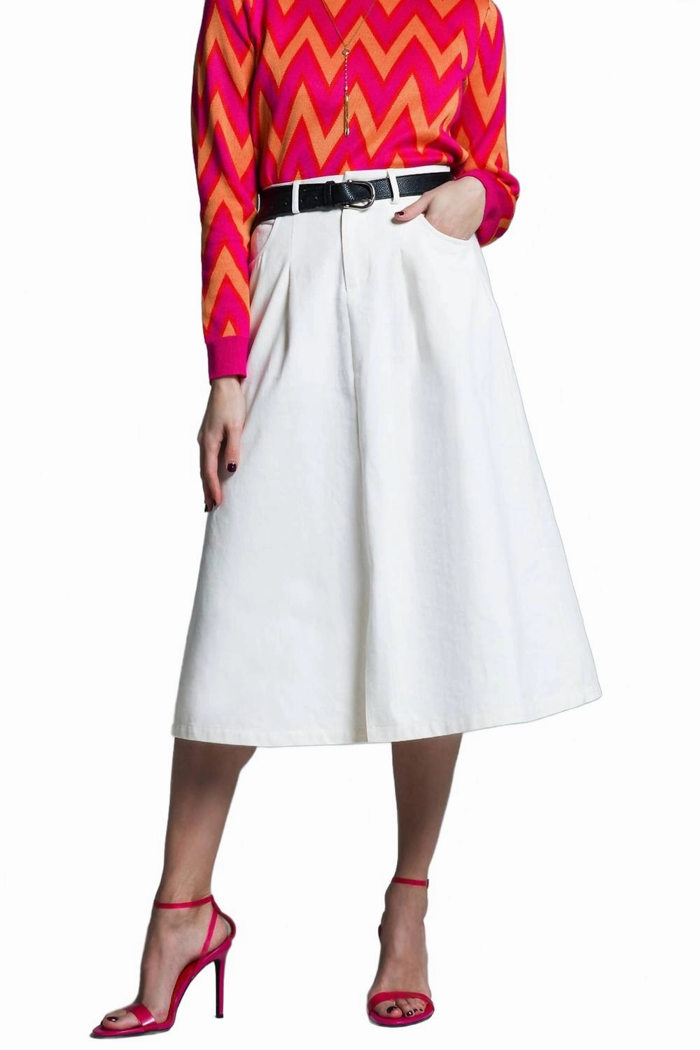 European Midi Skirt In White Embossed Detail