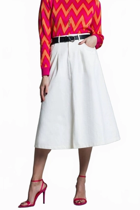 European Midi Skirt In White Embossed Detail