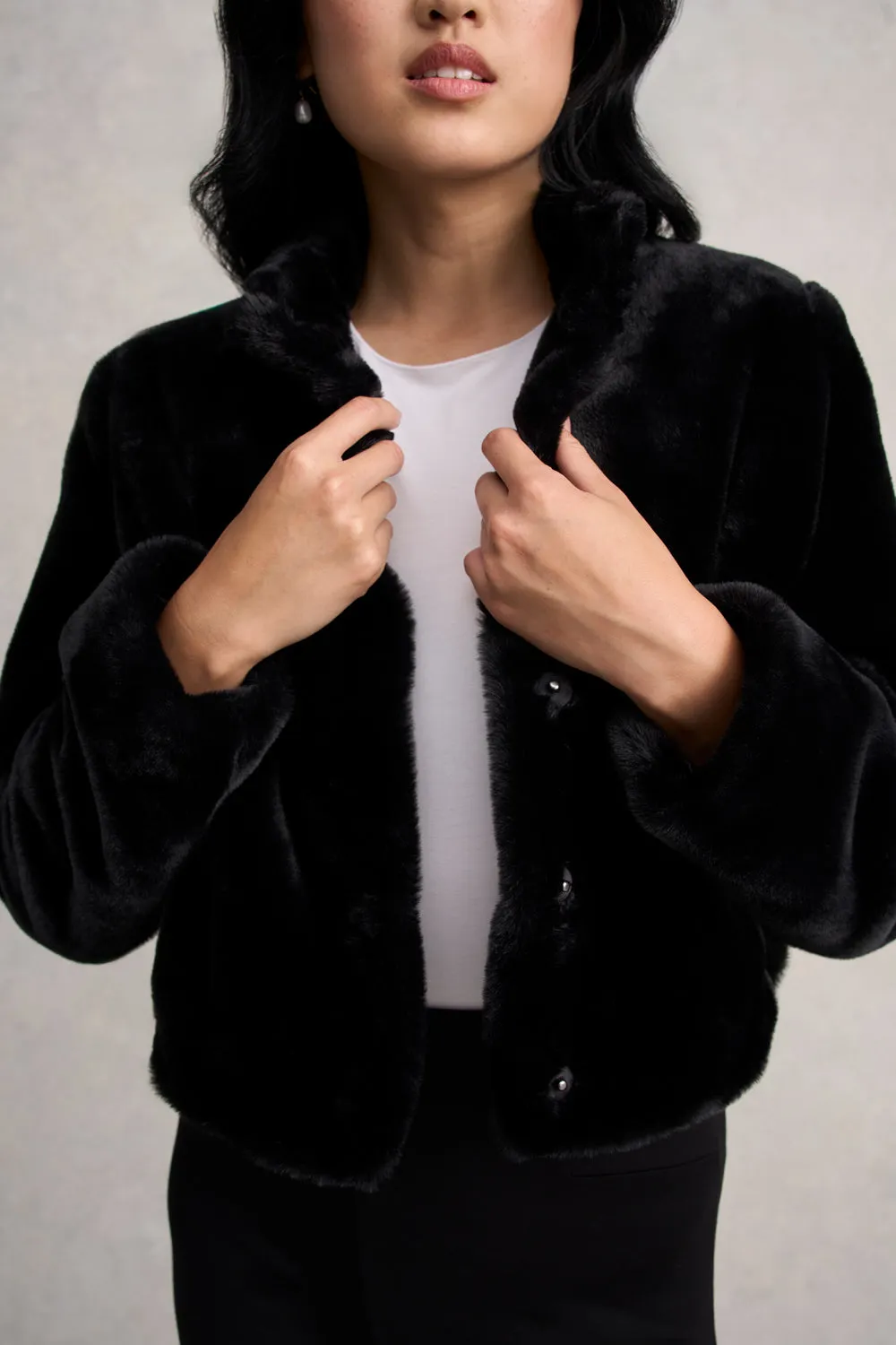 UV protection layer Faux Fur Cropped Jacket - Black