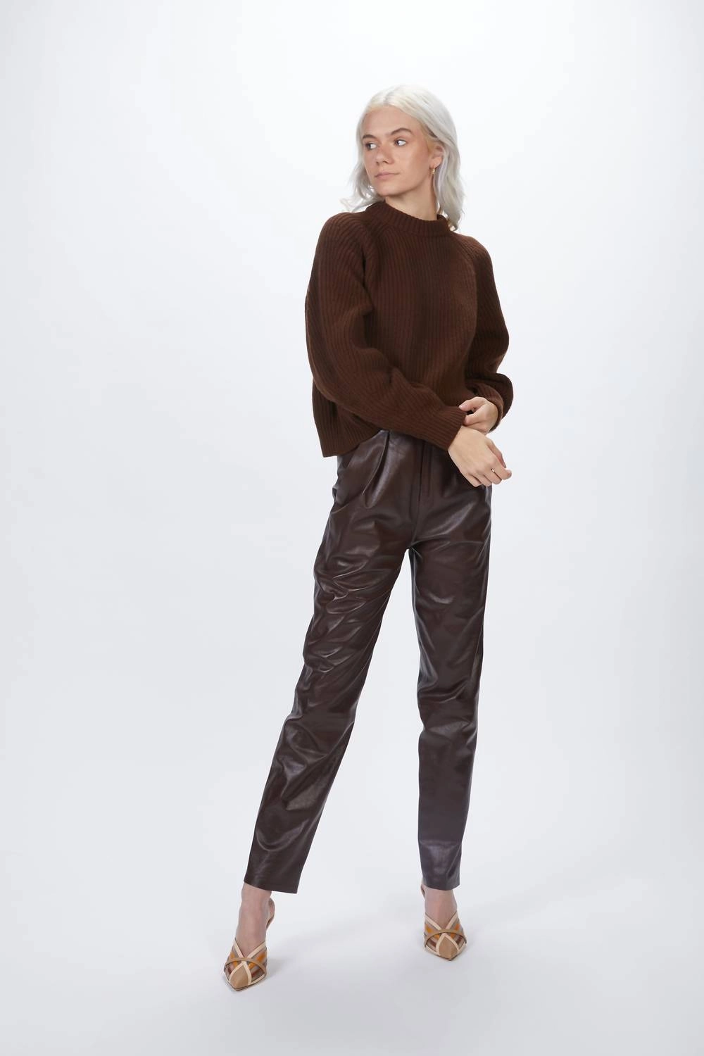 Fifi Sweater In Brown Tagless Labeling