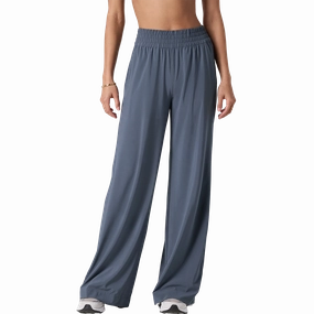 Women's Villa Wideleg Sporty Touch Quick Fit Design