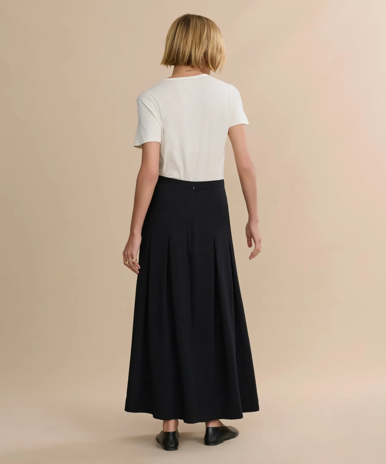 Florence Skirt Odor Resistant Treatment Crisp Fit