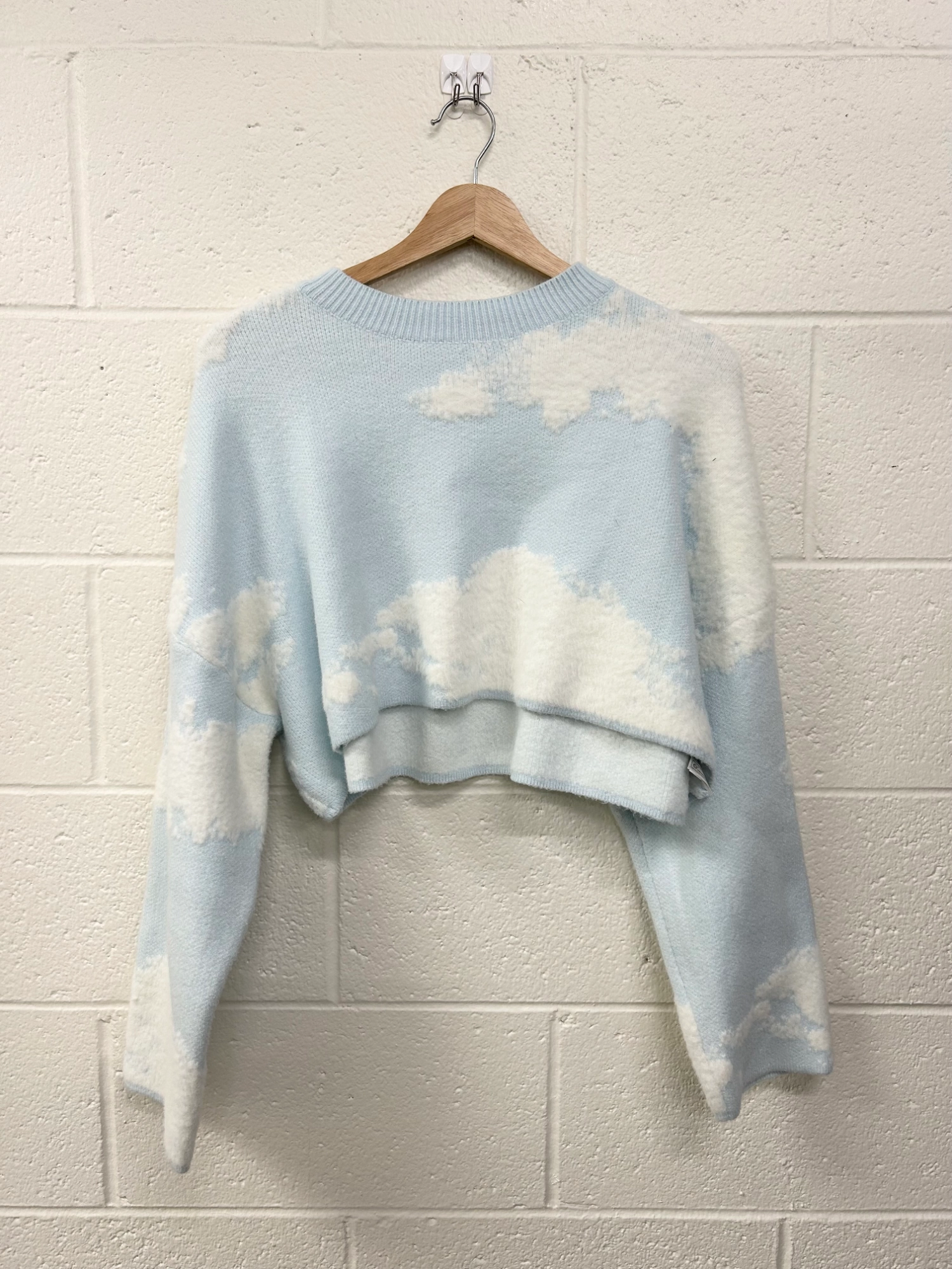 Comfort Knit Piece Fray Resistant Edges Edikted Sweater Size Medium