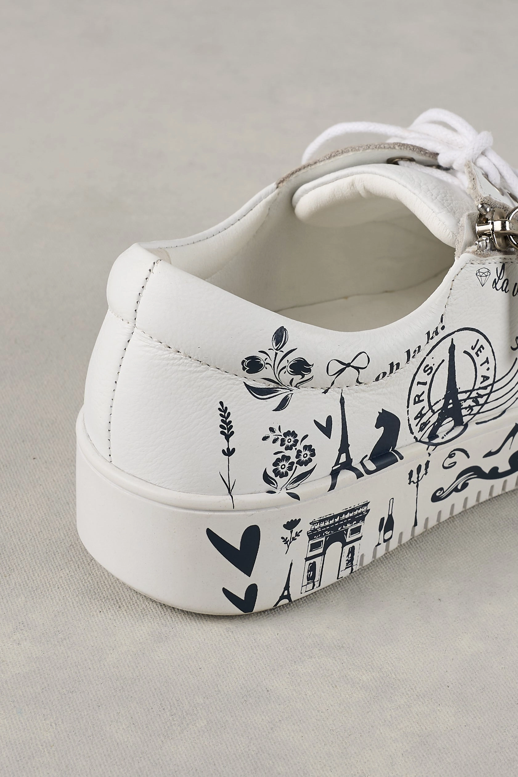 French Print Sneaker - White & Navy Sustainable Production Methods EasyToMaintain