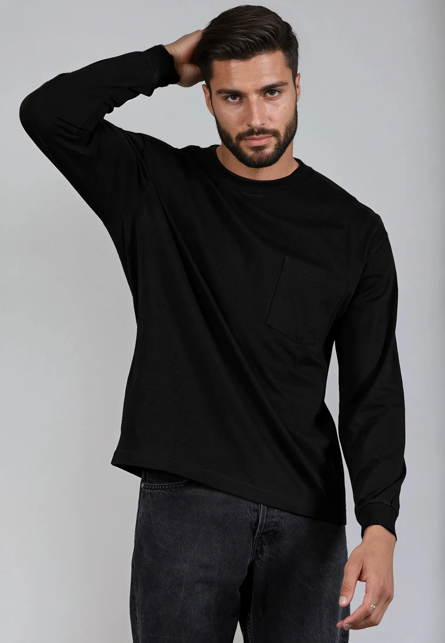 HEAVYWEIGHT LS POCKET T-SHIRT JET BLACK Set In Sleeve