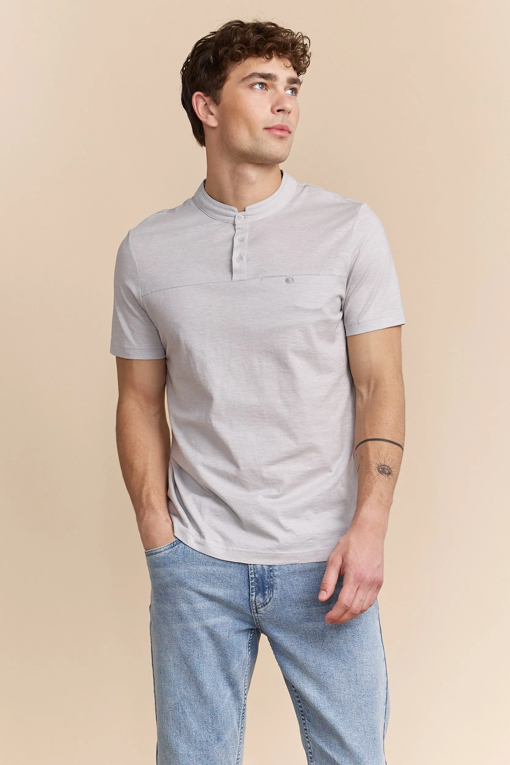 Henley t-shirt with pocket Urban Look Minimal Outfit