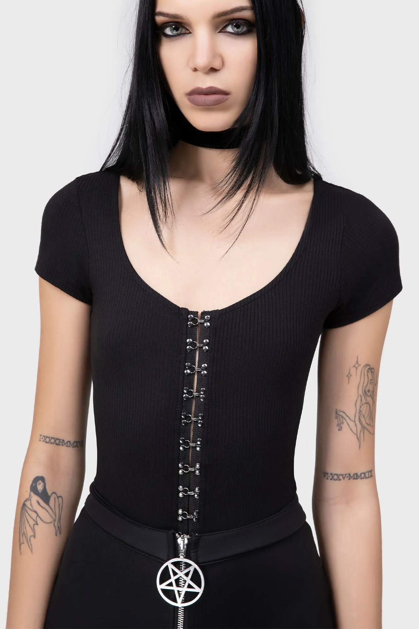 Comfortable clothing Eye C U Cap-Sleeve Top