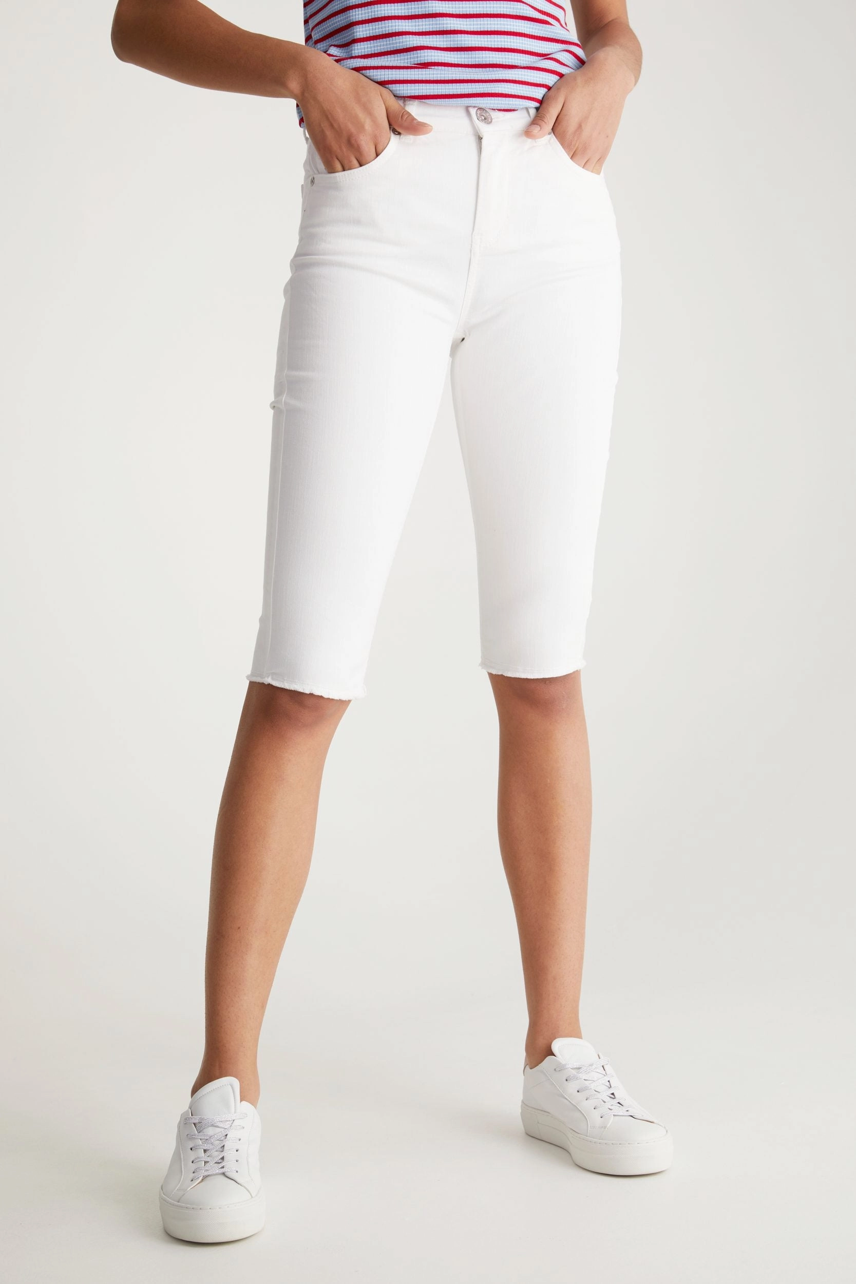 High waist slim casual bermuda with raw hem kids' style Non slip grip