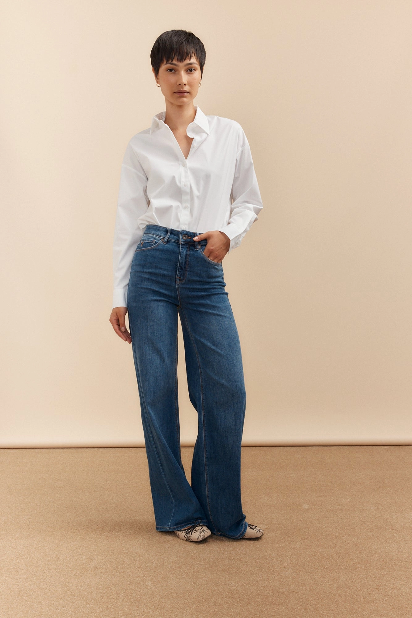 High waist straight jean Easy Pairing