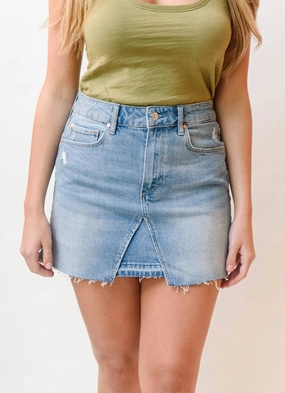 Jessie Raw Hem Denim Skirt In Lightwash Stretch Waist