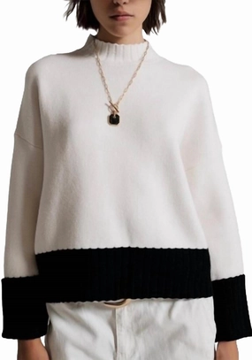Jumper Ribbed Cuffs And Hem Sweater In White/black Fade Resistant Textiles