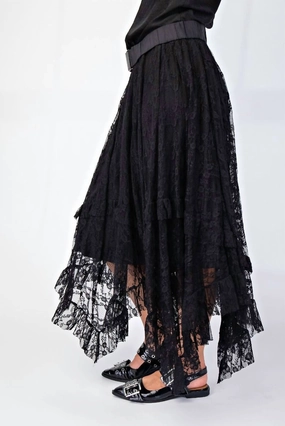 Minimalist fashion Comfort Waistline Lace Sharkbite Skirt In Black