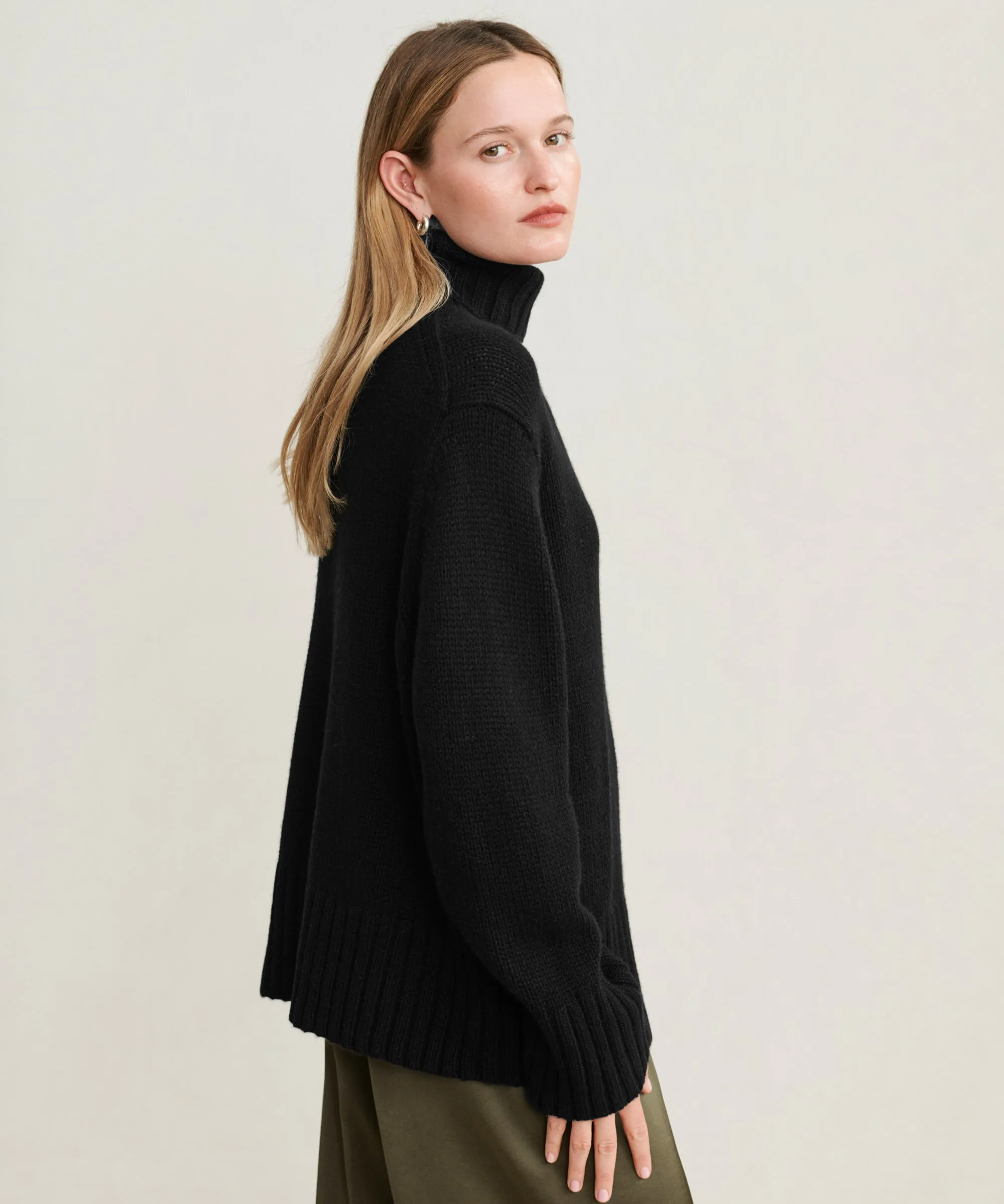 Ribbed Collar Design Cashmere Jet Turtleneck