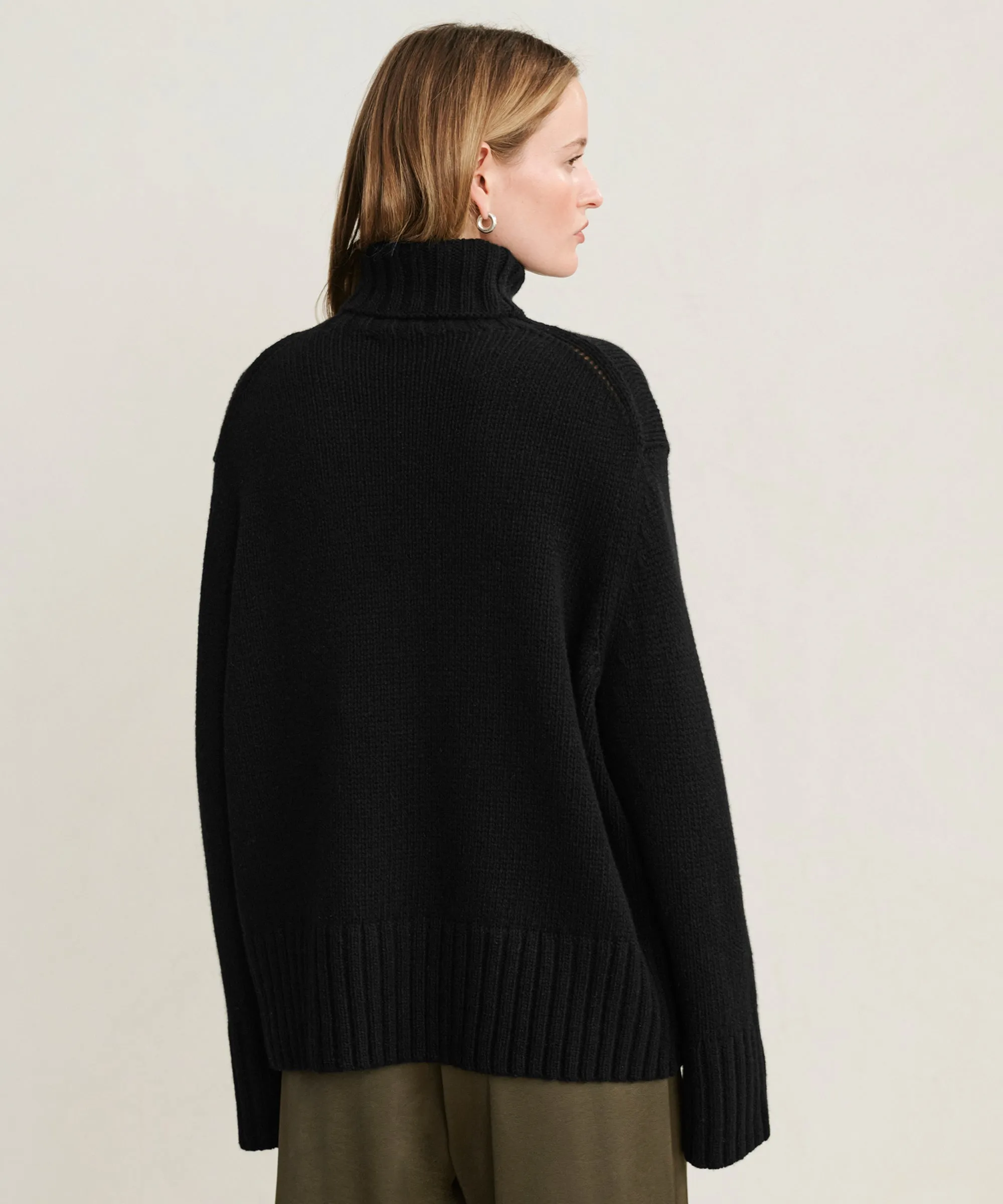 Cashmere Jet Turtleneck Soft touch finish