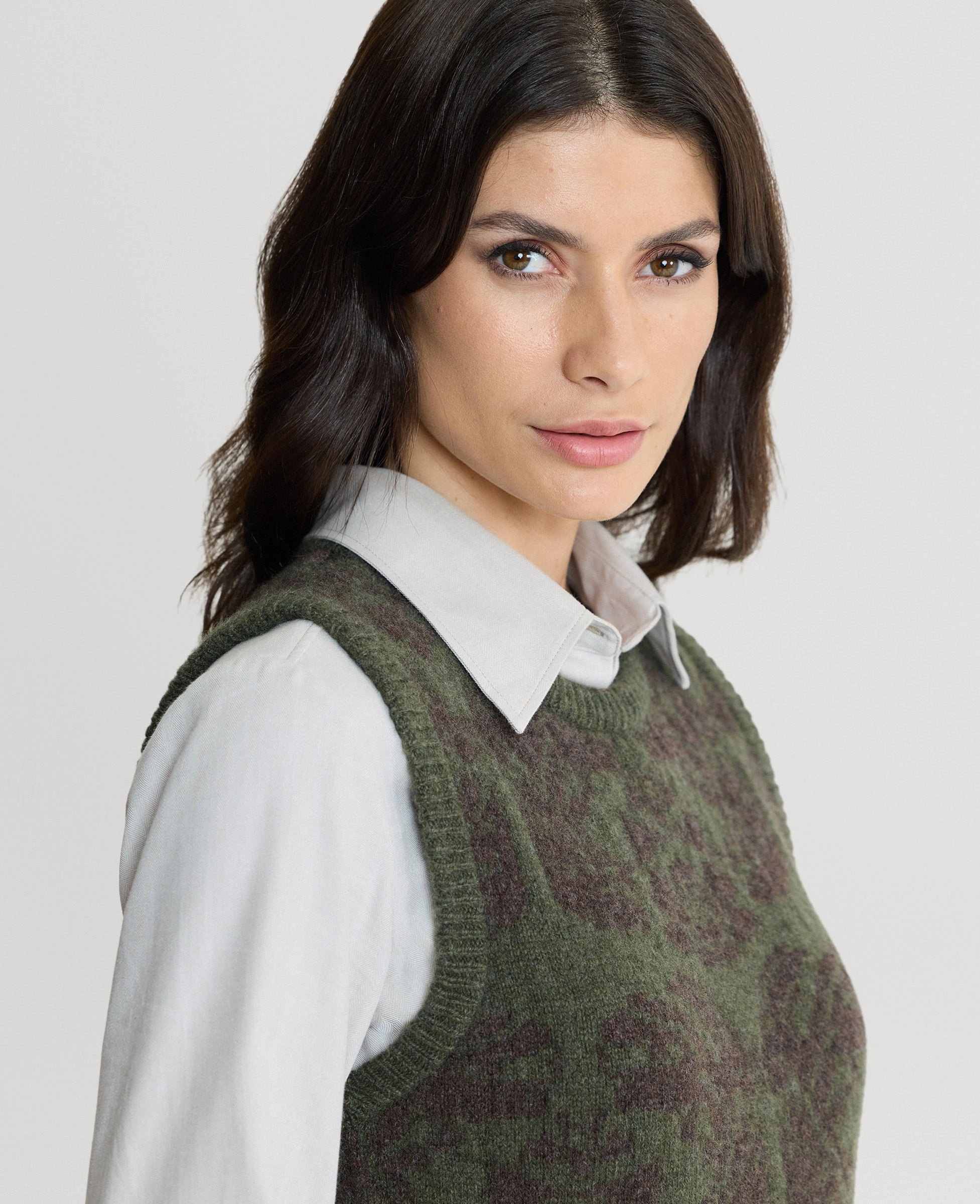 Highgrove Lambswool Jacquard Crew Neck Tank Rolled Cuffs